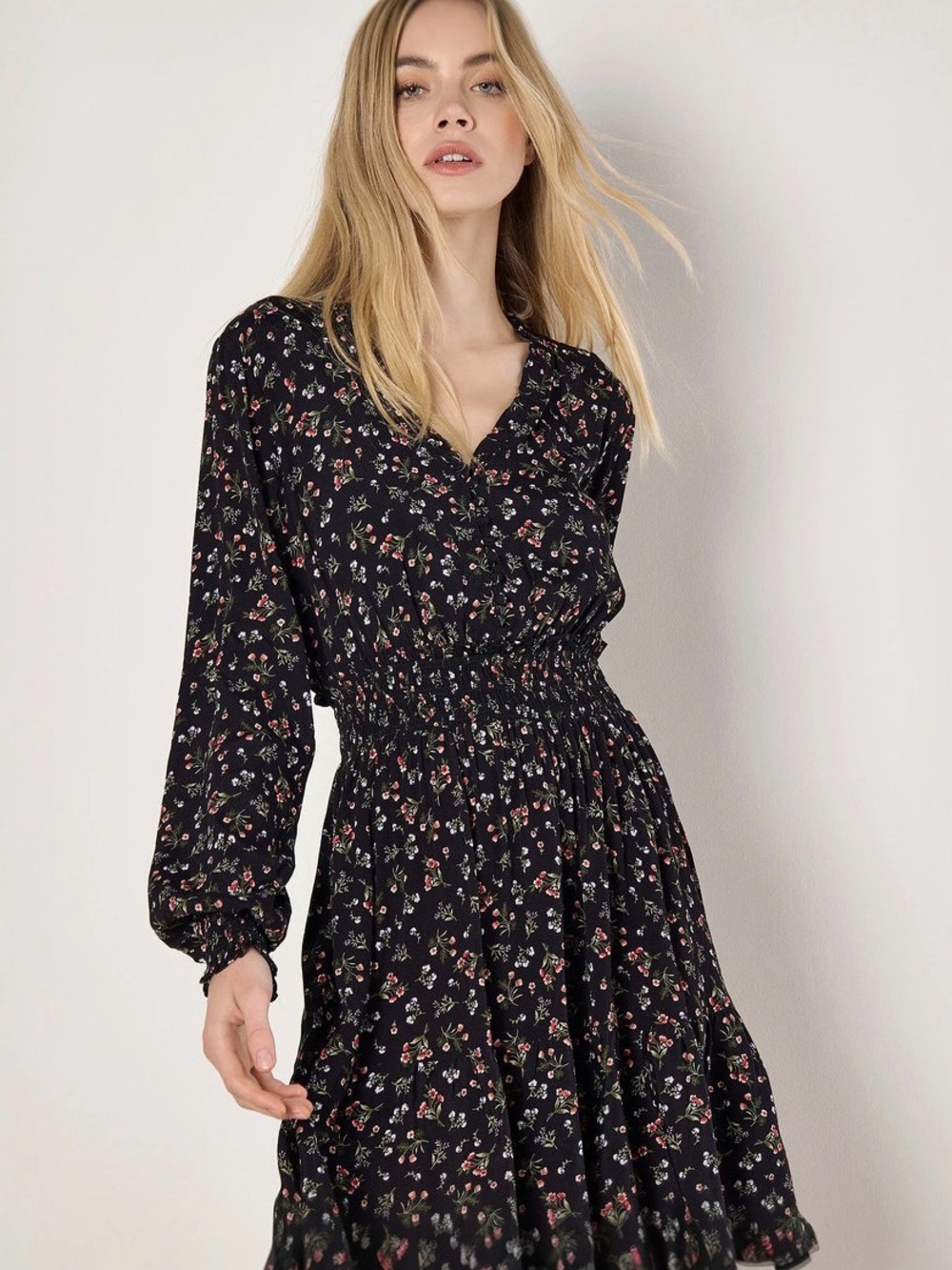 Ditsy Floral Smocked-Waist Dress